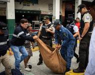 Guayaquil: calles tomadas por comerciantes informales fue desalojada en operativo municipal