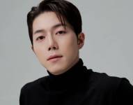 Park Min Jae fue un reconocido actor surcoreano que destacó en la industria de los k-dramas. Lamentablemente, falleció a los 32 años mientras se encontraba de viaje en China, dejando un gran vacío en el mundo del entretenimiento surcoreano.