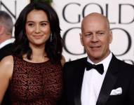 Fotografía del actor Bruce Willis junto a su esposa Ema Heming