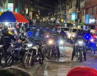 Policías motorizados recorrieron la calle J durante el operativo.