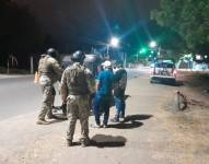 Militares intensifican controles en el cantón Portovelo, provincia de El Oro.