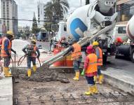 En la avenida 6 de Diciembre, la Epmmop intervino en el carril central donde circula la Ecovía.