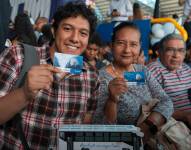 Evento de entrega de tarjetas La Guayaca.