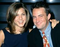 Fotografía de la actriz Jennifer Aniston junto a Matthew Perry