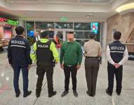 El ciudadano extranjero fue detenido en el Aeropuerto de Quito.