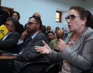 Imagen de archivo del 25 de junio de 2024. Rosa Argudo, durante el proceso de fiscalización ante los casos de corrupción en el IESS Azuay.