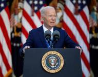 El presidente de Estados Unidos, Joe Biden, pronunciando un discurso desde el jardín de rosas de la Casa Blanca.