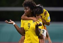 Jugadoras ecuatorianas celebrando su triunfo.