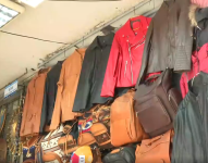 El frío llega a Guayaquil y crece la demanda de ropa abrigada