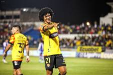 Eduard Bello debutó con un golazo en Barcelona SC.