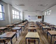 Foto de un aula vacía en la Unidad Educativa Surupuyucu en Guaranda, Bolívar.