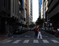 En el centro de Guayaquil, la cotidianidad trasciende entre el caótico tráfico vehicular y la prisa de miles de personas que se mueven entre sus calles.