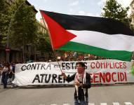 Estudiantes participan en la manifestación por Palestina