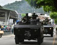 Imagen de archivo de militares que realizan operativos de control en las calles de Portoviejo, en enero de 2024.