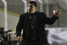 El entrenador argentino, Omar Asad, en un partido con el Always Ready