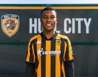 Óscar Zambrano cuando fue presentado en el Hull City