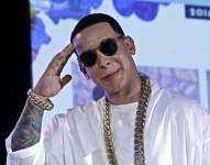 Daddy Yankee, cuyo nombre real es Ramón Luis Ayala Rodríguez, es un cantante, compositor y productor puertorriqueño considerado uno de los pioneros del reguetón a nivel mundial. Con éxitos como Gasolina y Despacito (en colaboración con Luis Fonsi), ha sido una figura clave en la globalización de este género musical.