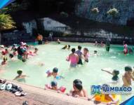 Niños durante un paseo a las piscinas de El Tingo.