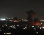 Humo después de los bombardeos israelís a Beirut.