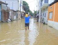 El río Balao se desbordó debido a las intensas lluvias.