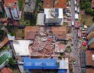 Vista aérea del hotel Dubrovnik tras su derrumbe en la localidad costera de Villa Gesell, provincia de Buenos Aires, el 29 de octubre de 2024.