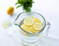 Imagen referencial: Agua con limón.