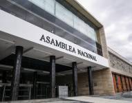 La entrada principal del edificio de la Asamblea Nacional.