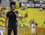 Archivo Guillermo Almada en el Estadio Monumental.