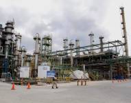 La Refinería de Esmeraldas produce el 60 % de los combustibles nacionales.