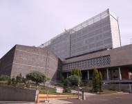 Exteriores de la Asamblea Nacional en Quito.