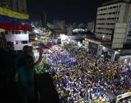 Miles de ciudadanos salieron a las calles para mostrar su respaldo al candidato de oposición.