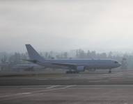 Un avión en el Aeropuerto Internacional Mariscal Sucre.