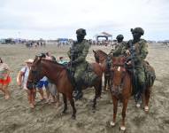 Las autoridades refuerzan controles en los balnearios de Ecuador por el feriado de Difuntos e Independencia de Cuenca.