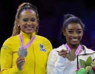 Rebeca Andrade y Simone Biles, pelearán por la medalla de oro en París.