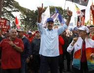 Nicolás Maduro, junto a su esposa, Cilia Flores,