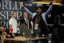 El indio Dommaraju Gukesh se proclamó este jueves campeón del mundo de ajedrez en Singapur.