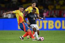 Carlos Gruezo jugó todo el segundo tiempo del partido entre Colombia y Ecuador.