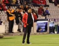 El entrenador del Técnico Universitario, Paúl Vélez, lamentó el nivel del arbitraje.