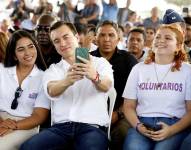 Daniel Noboa participó en un encuentro con jóvenes durante un evento.