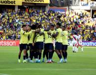 Los jugadores de la selección de Ecuador rezaron en la concentración antes de jugar con Bolivia.