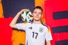 Florian Wirtz luce la camiseta de la Selección de Alemania
