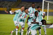 Jugadores del Cumbayá FC celebrando su gol.