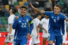 Jugadores de Italia celebrando el triunfo.