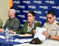 Imagen de Mónica Palencia, ministra del Interior, en una rueda de prensa realizada este 1 de julio en Manta, Ecuador.