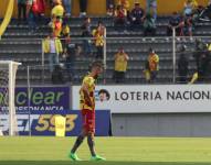 El delantero de Aucas, Jean Carlos Blanco, lamenta la derrota ante Mushuc Runa