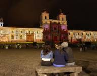 Imagen referencial de personas en el Centro Histórico de Quito.