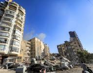 Edificio derrumbado por ataque aéreo israelí en el suburbio de Shayah, al sur de Beirut.