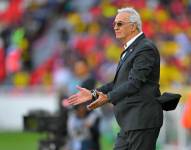 El entrenador de la selección de Perú, Jorge Fossati, en el partido ante Ecuador por Eliminatorias