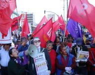 Organizaciones sindicalistas en una marcha contra Daniel Noboa.