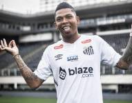 Billy Arce en su presentación como jugador del Santos de Brasil